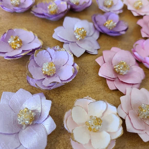 17pc Pink and Purple Paper Flowers - Picture 3 of 8